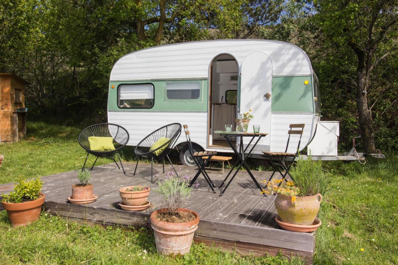 Ma Caravane Dans Les Collines Villeneuve-la-Comptal Екстериор снимка