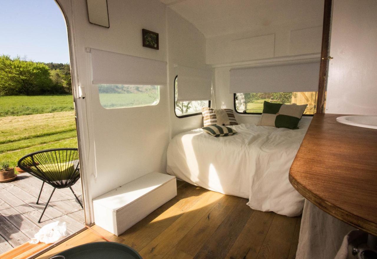 Ma Caravane Dans Les Collines Villeneuve-la-Comptal Екстериор снимка
